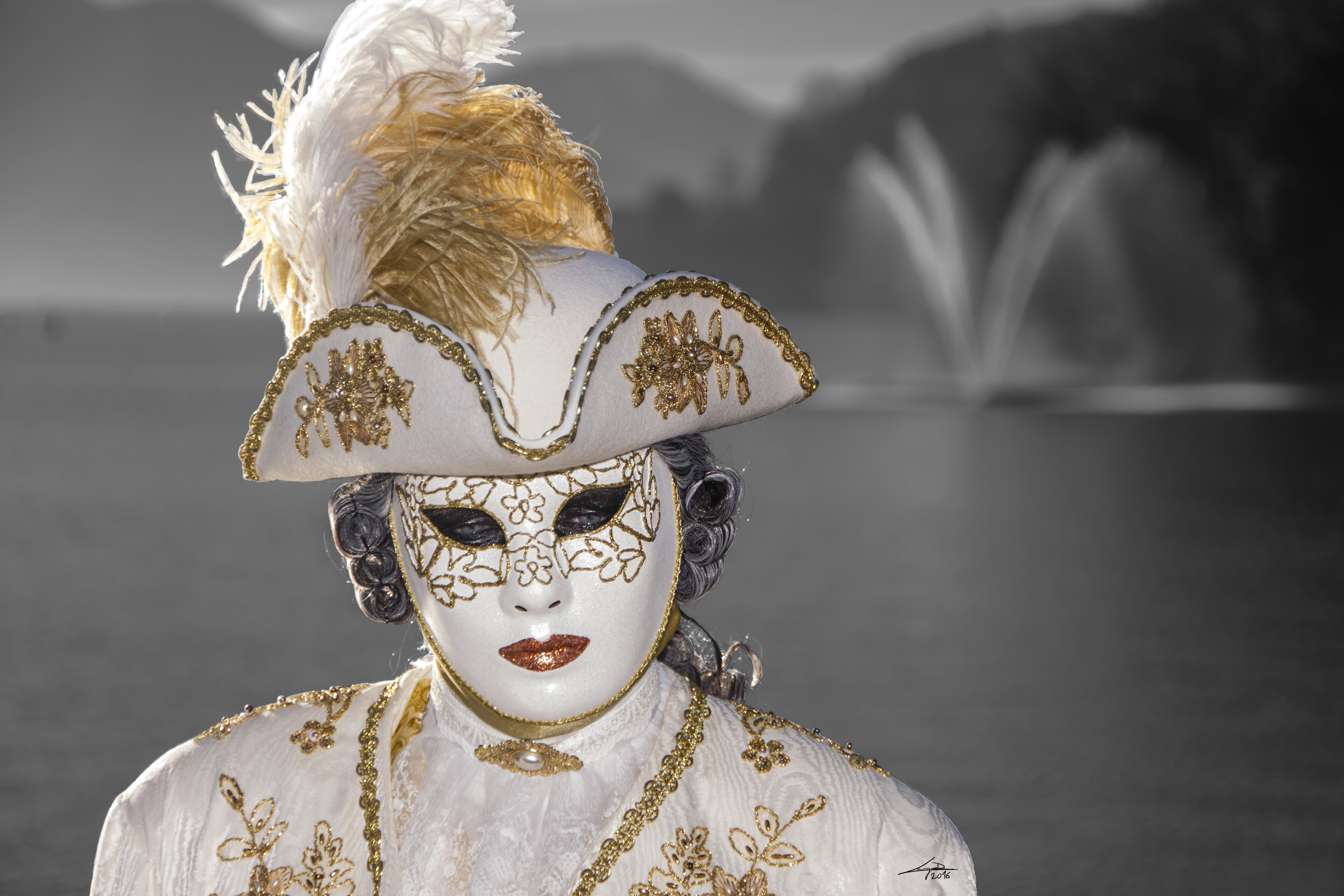 Masque vénitien au bord du lac d'Annecy 2016